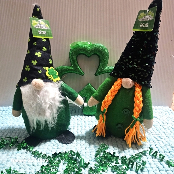St. Patrick's Couple Gnomes- - Picture 2 of 5
